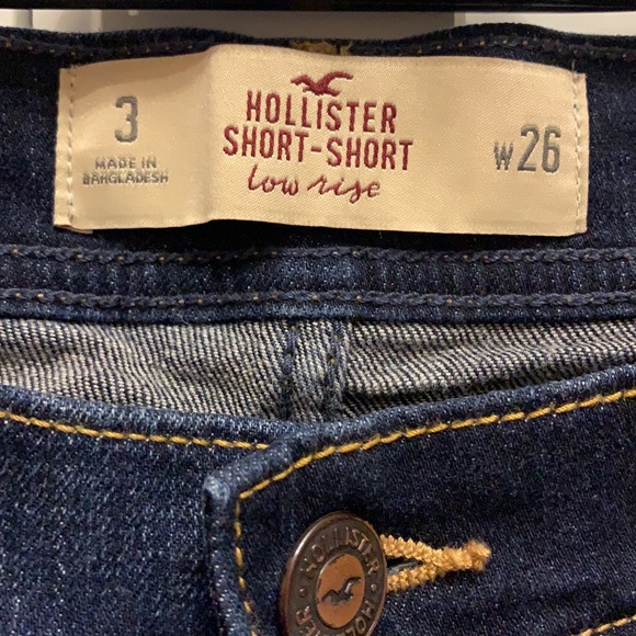 Hollister Jean Shorts and White Flowy Tank Top - Picture 5 of 6